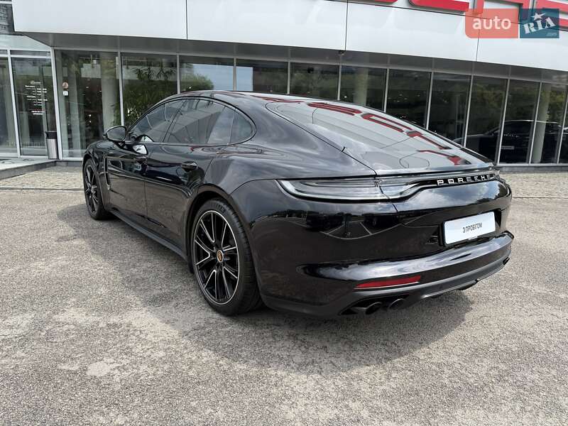 Фастбэк Porsche Panamera 2022 в Днепре