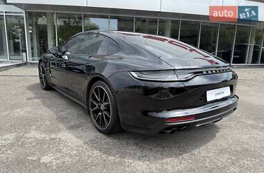 Фастбэк Porsche Panamera 2022 в 