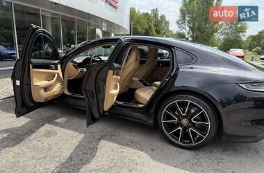Фастбэк Porsche Panamera 2022 в 