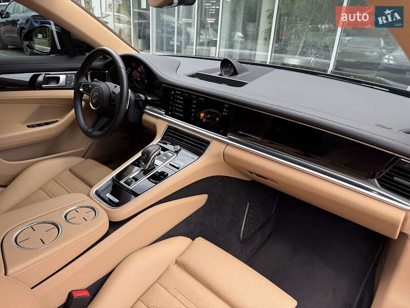Фастбэк Porsche Panamera 2022 в Днепре