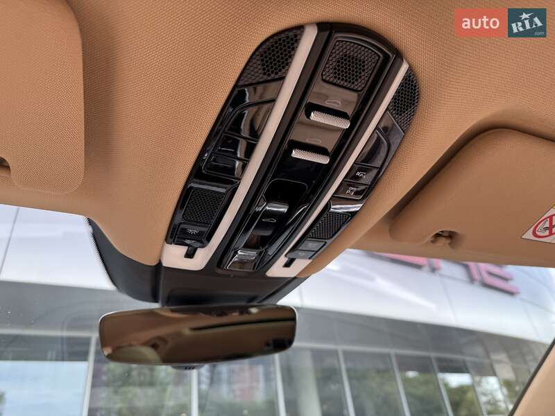 Фастбэк Porsche Panamera 2022 в Днепре