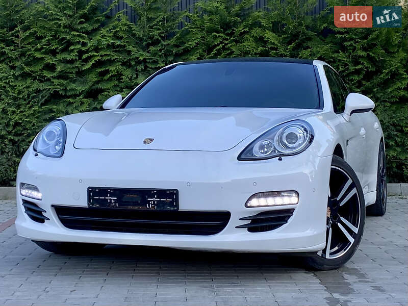 Фастбэк Porsche Panamera 2012 в Днепре