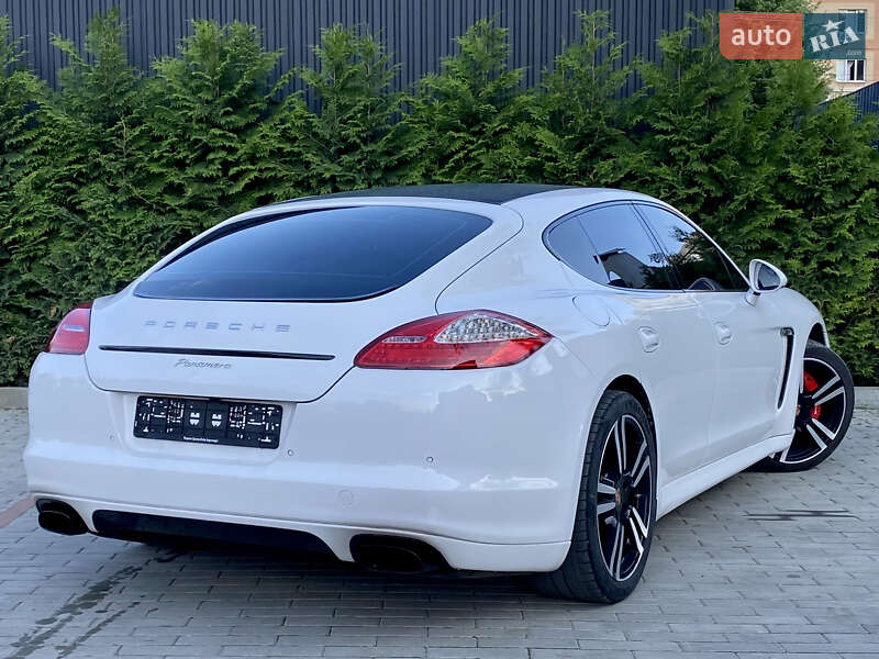 Фастбэк Porsche Panamera 2012 в Днепре