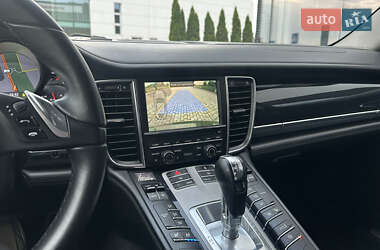 Фастбэк Porsche Panamera 2011 в 