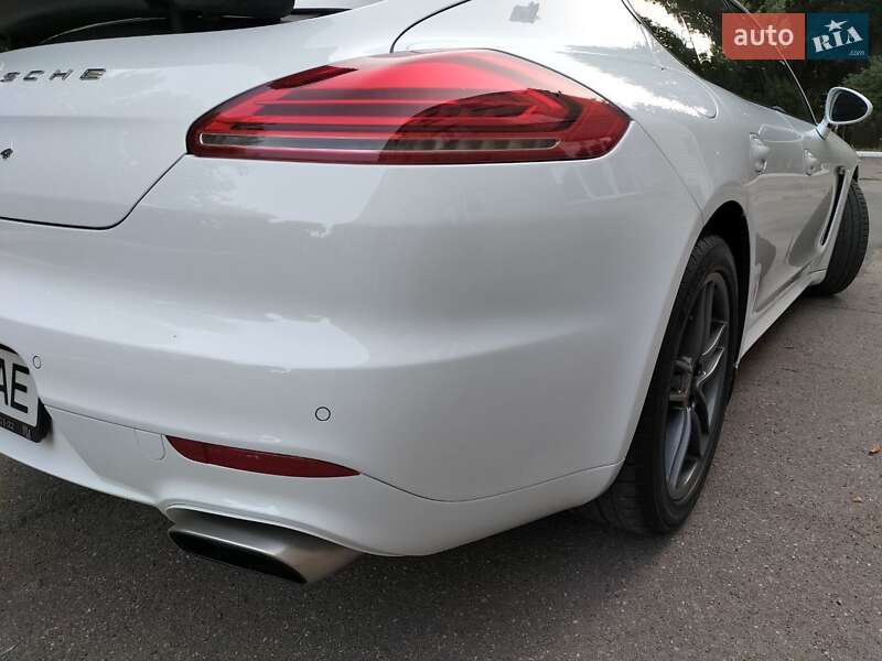 Фастбэк Porsche Panamera 2013 в Бершади