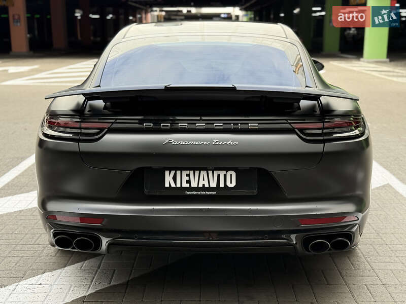 Фастбэк Porsche Panamera 2017 в Киеве