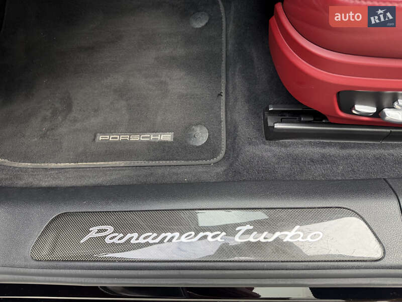 Фастбэк Porsche Panamera 2017 в Киеве