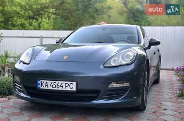 Фастбек Porsche Panamera 2010 в Києві