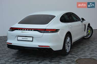Фастбэк Porsche Panamera 2021 в 