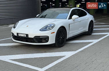 Фастбэк Porsche Panamera 2023 в 