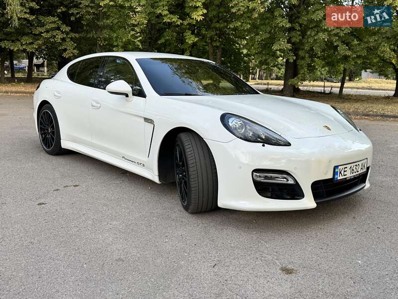 Фастбэк Porsche Panamera 2012 в Желтых Водах