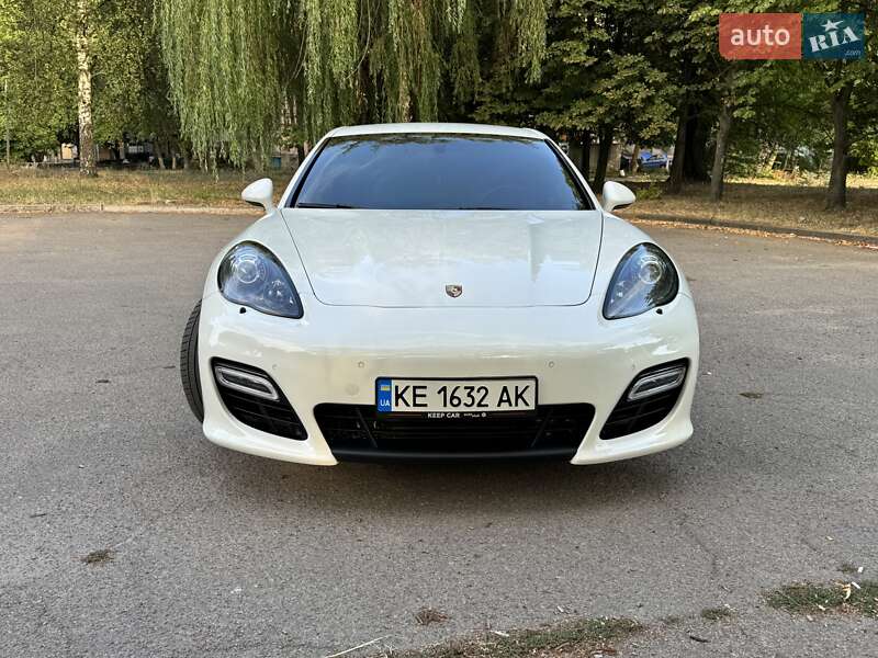 Фастбэк Porsche Panamera 2012 в Желтых Водах
