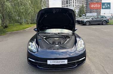 Фастбек Porsche Panamera 2018 в Києві