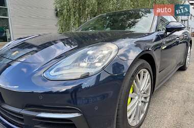 Фастбек Porsche Panamera 2018 в Києві