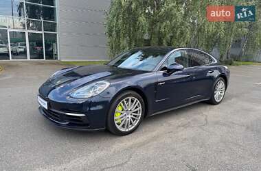 Фастбек Porsche Panamera 2018 в Києві