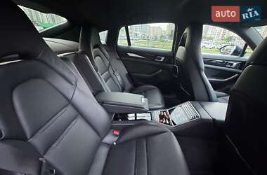 Фастбек Porsche Panamera 2018 в Києві