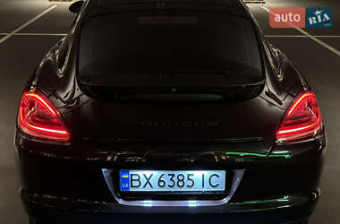Фастбэк Porsche Panamera 2010 в 