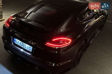 Фастбэк Porsche Panamera 2010 в 