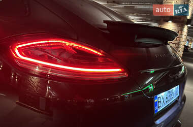 Фастбэк Porsche Panamera 2010 в 