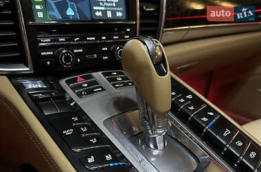 Фастбэк Porsche Panamera 2010 в 