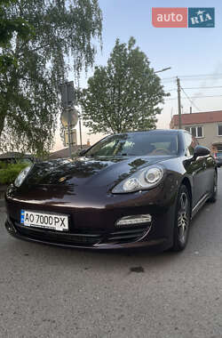 Фастбек Porsche Panamera 2012 в Тячеві