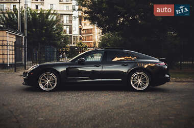 Фастбэк Porsche Panamera 2017 в 