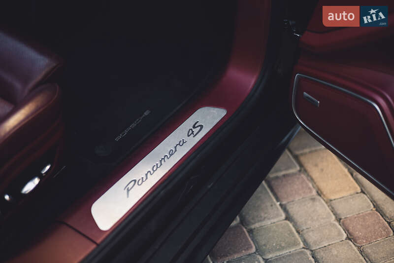 Фастбэк Porsche Panamera 2017 в Одессе
