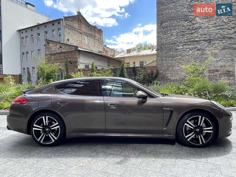 Фастбэк Porsche Panamera 2013 в Киеве фото 7 Фастбэк Porsche Panamera 2013 в Киеве