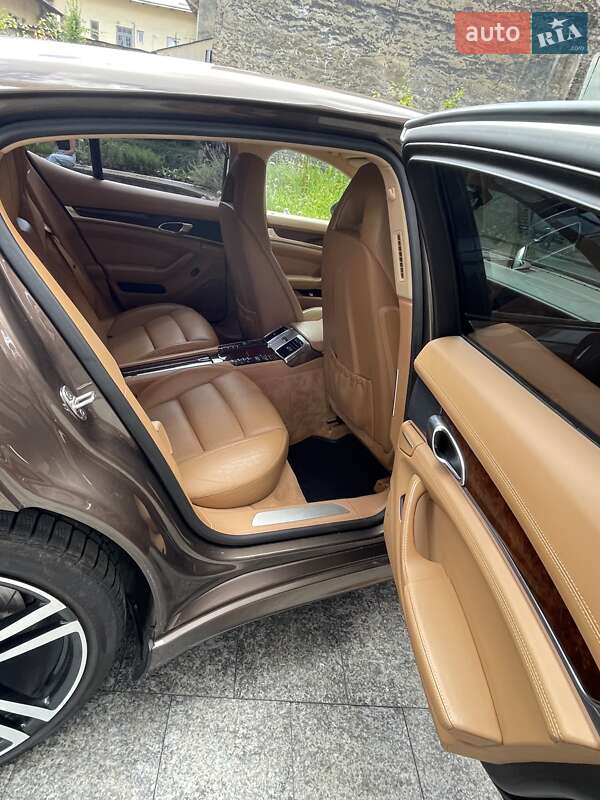 Фастбэк Porsche Panamera 2013 в Киеве фото 9 Фастбэк Porsche Panamera 2013 в Киеве