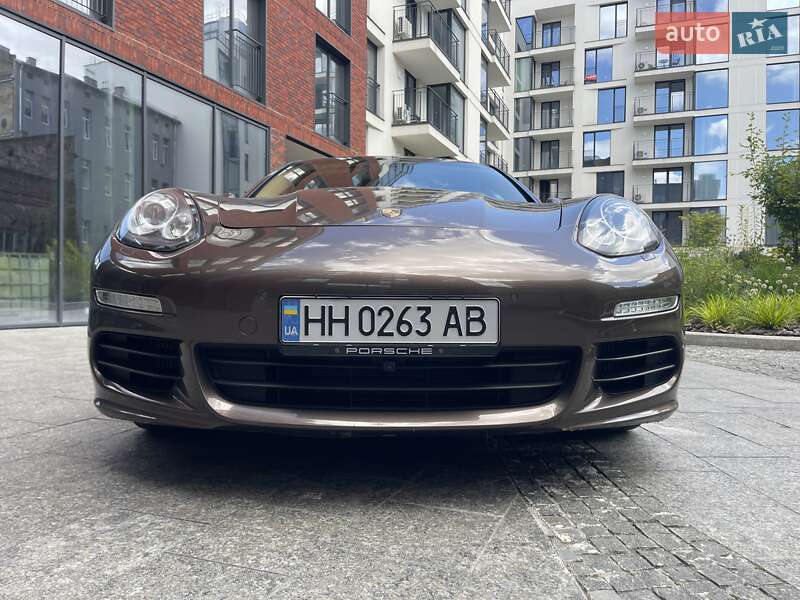 Фастбэк Porsche Panamera 2013 в Киеве фото 20 Фастбэк Porsche Panamera 2013 в Киеве