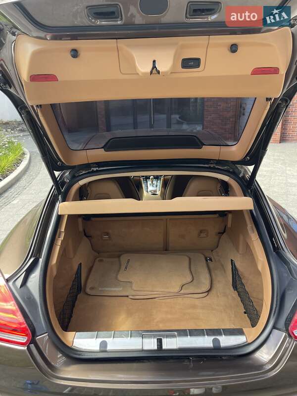 Фастбэк Porsche Panamera 2013 в Киеве фото 24 Фастбэк Porsche Panamera 2013 в Киеве