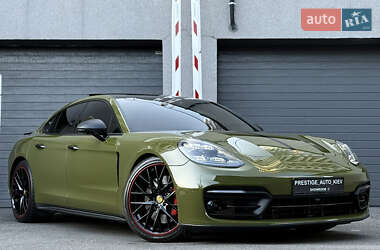 Фастбэк Porsche Panamera 2021 в 