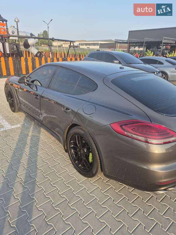 Фастбэк Porsche Panamera 2015 в Виннице фото 14 Фастбэк Porsche Panamera 2015 в Виннице