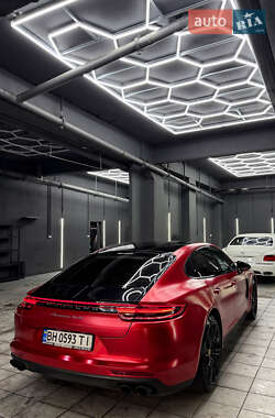 Фастбэк Porsche Panamera 2017 в 