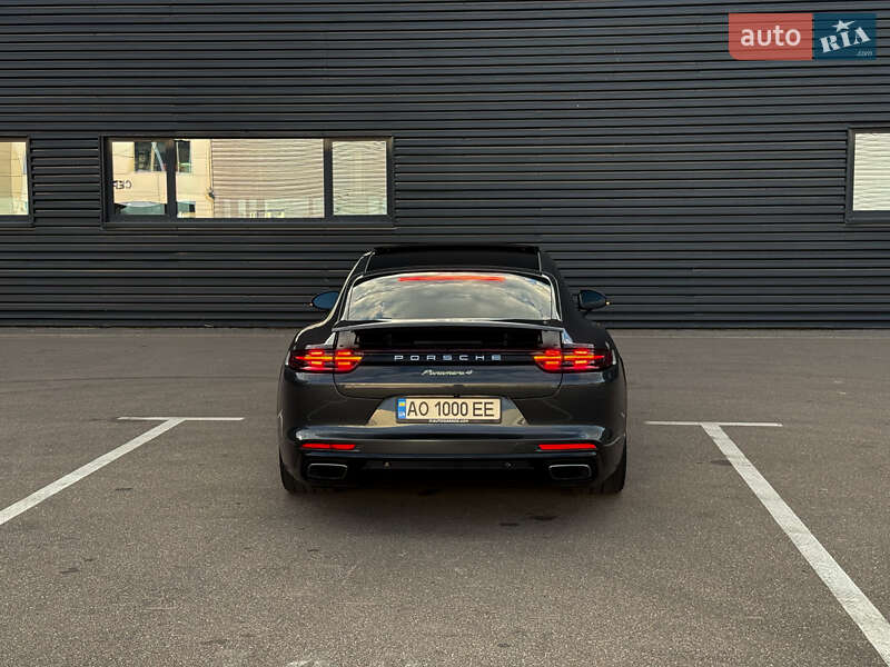 Фастбэк Porsche Panamera 2017 в Киеве