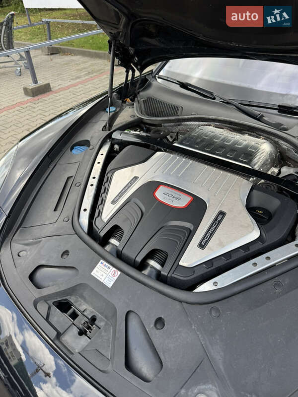 Фастбэк Porsche Panamera 2019 в Киеве