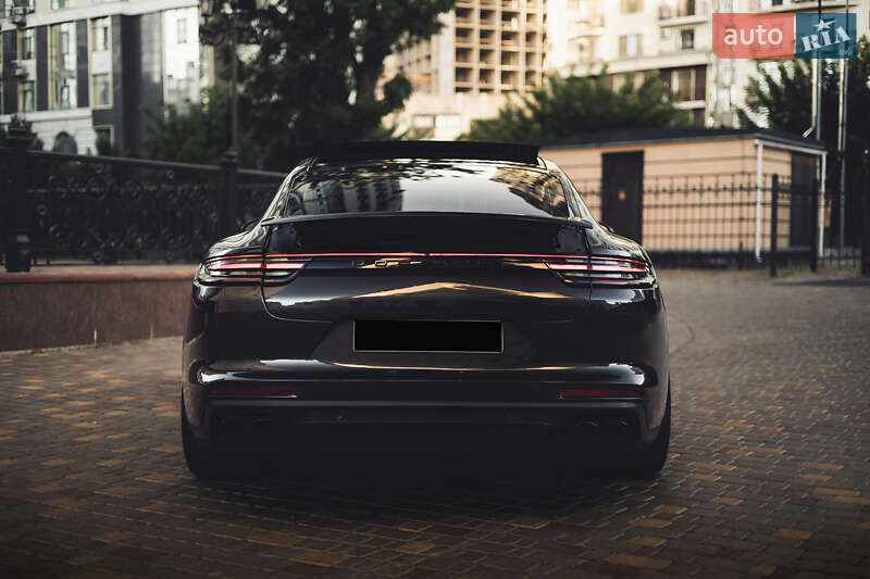 Фастбэк Porsche Panamera 2017 в Одессе