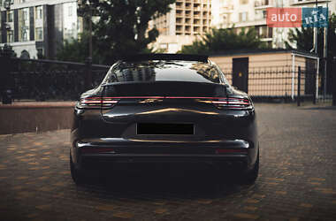 Фастбэк Porsche Panamera 2017 в 