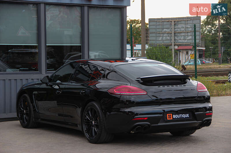 Фастбэк Porsche Panamera 2014 в Одессе