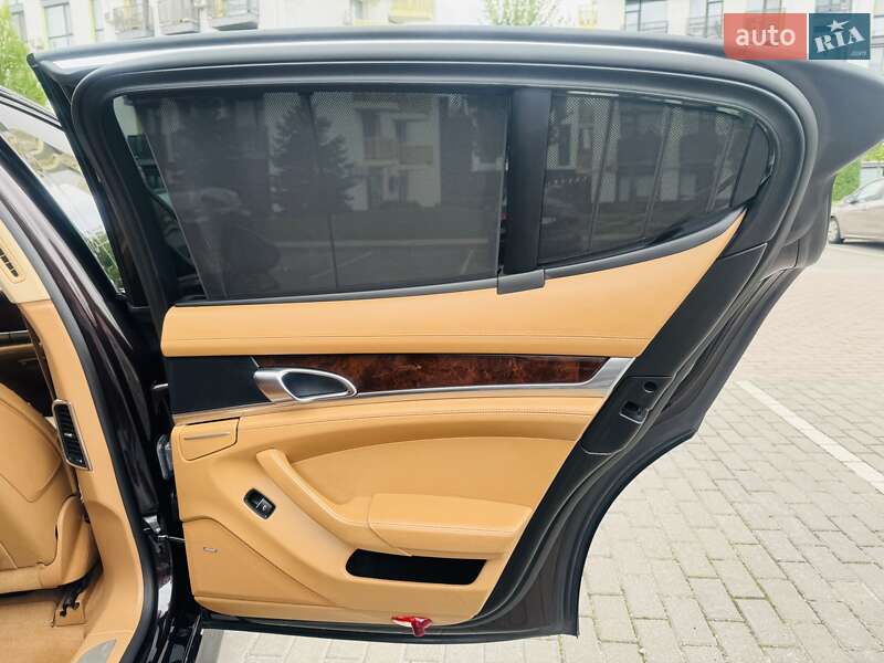 Фастбэк Porsche Panamera 2011 в Белогородке