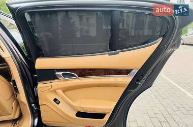 Фастбэк Porsche Panamera 2011 в 