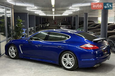 Фастбэк Porsche Panamera 2010 в 