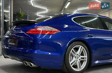 Фастбэк Porsche Panamera 2010 в 