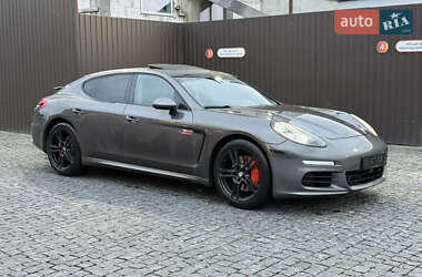 Фастбэк Porsche Panamera 2013 в 