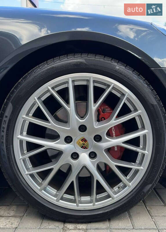 Фастбэк Porsche Panamera 2018 в Днепре