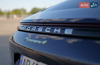 Фастбэк Porsche Panamera 2019 в 