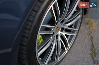 Фастбэк Porsche Panamera 2019 в 