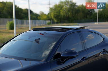 Фастбэк Porsche Panamera 2019 в 