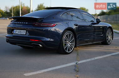 Фастбэк Porsche Panamera 2019 в 