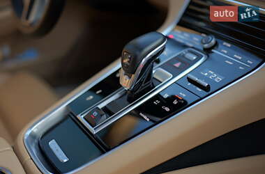 Фастбэк Porsche Panamera 2019 в 